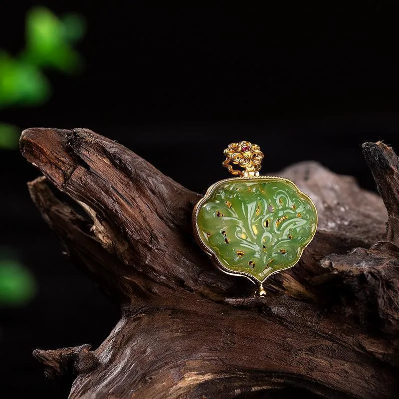 Buddhisttemple Jade Heart-shaped Gawu Box Necklace