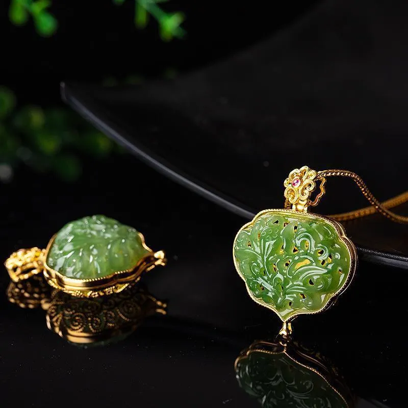 Buddhisttemple Jade Heart-shaped Gawu Box Necklace