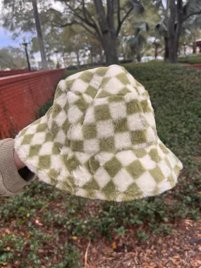 EMA BUCKET HAT IN OLIVE