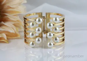 Gold Majestic Pearl Bangle