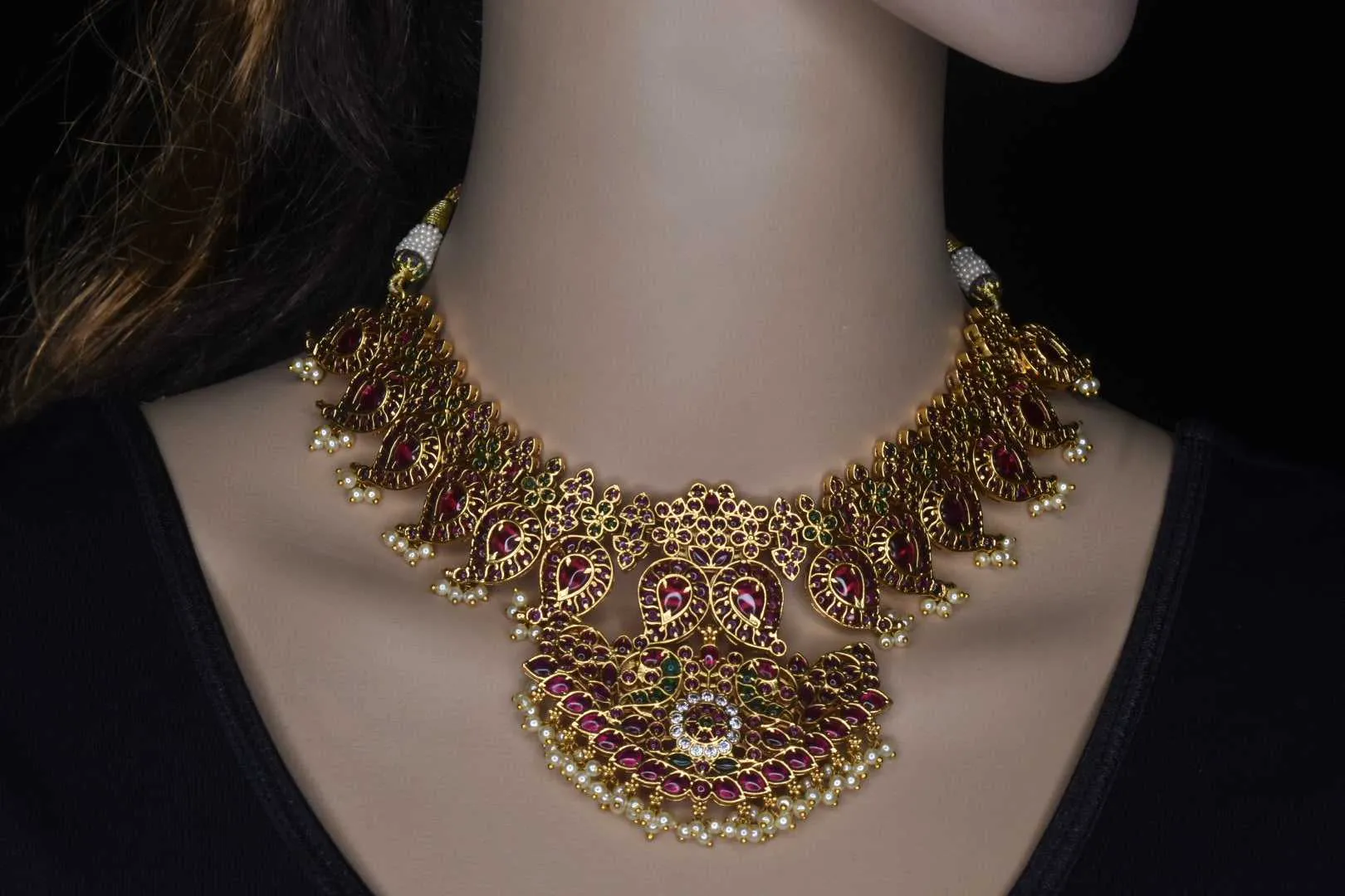 "Gilded Elegance: The Timeless Charm of the Antique Kundan Mango Necklace"