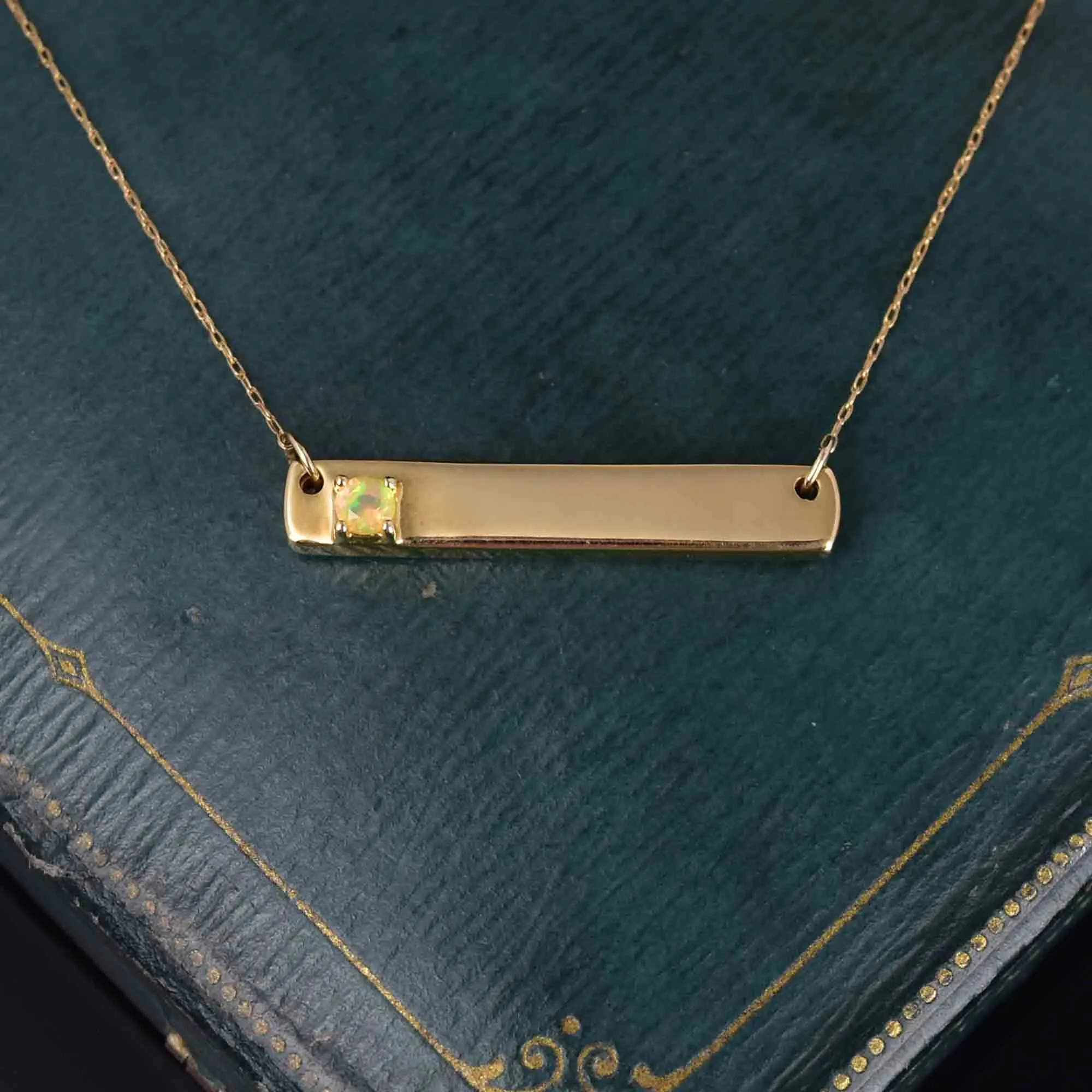 Vintage 10K Gold Horizontal Bar Opal Pendant Necklace