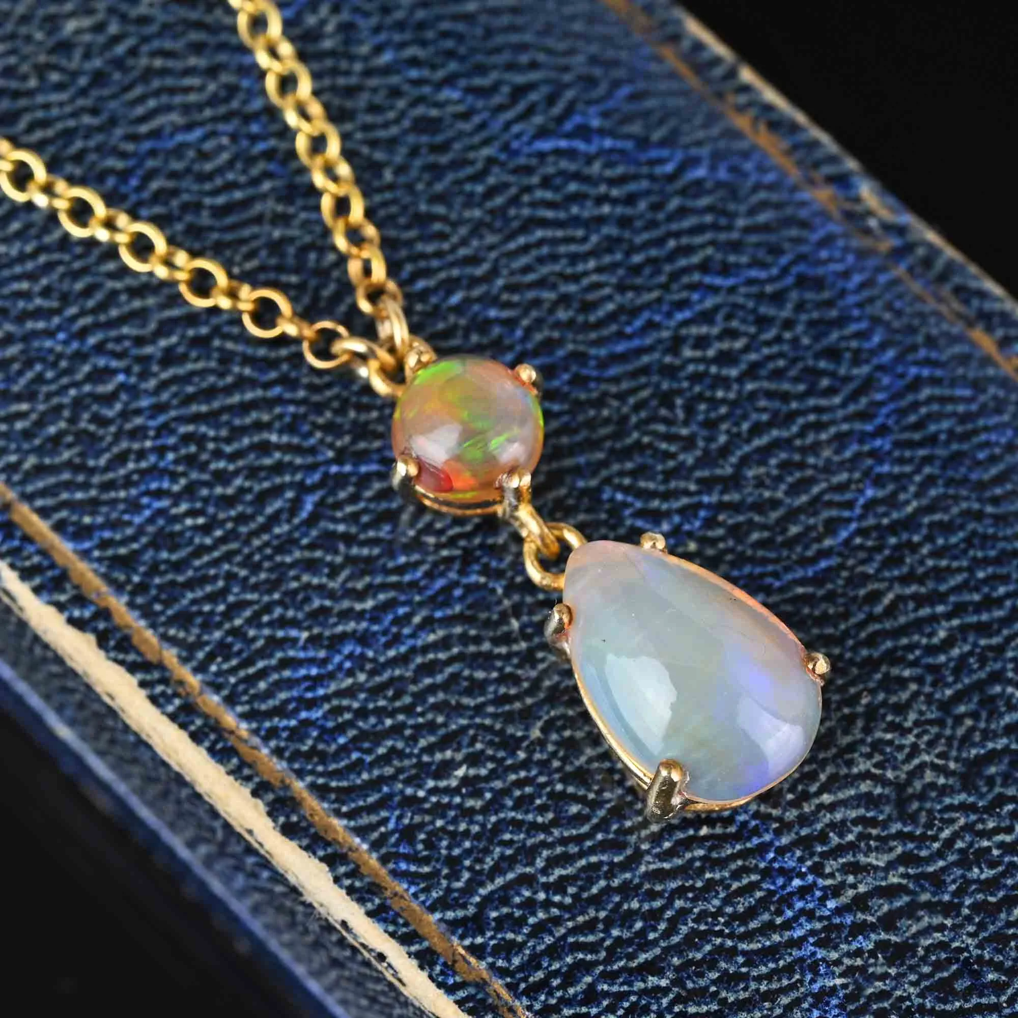 Vintage Jelly Opal Pendant Necklace in Silver Gold Gilt